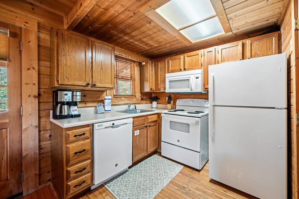 Fully stocked kitchen for simple meals or big breakfasts.