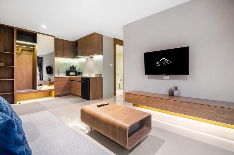 Deluxe Apartment (2 Bedrooms) | Floor plan