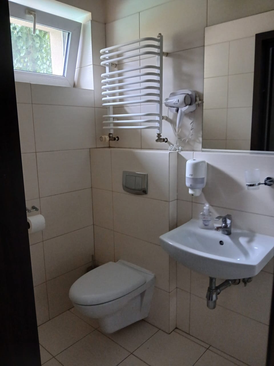 Quadruple Room, Garden View | Bathroom