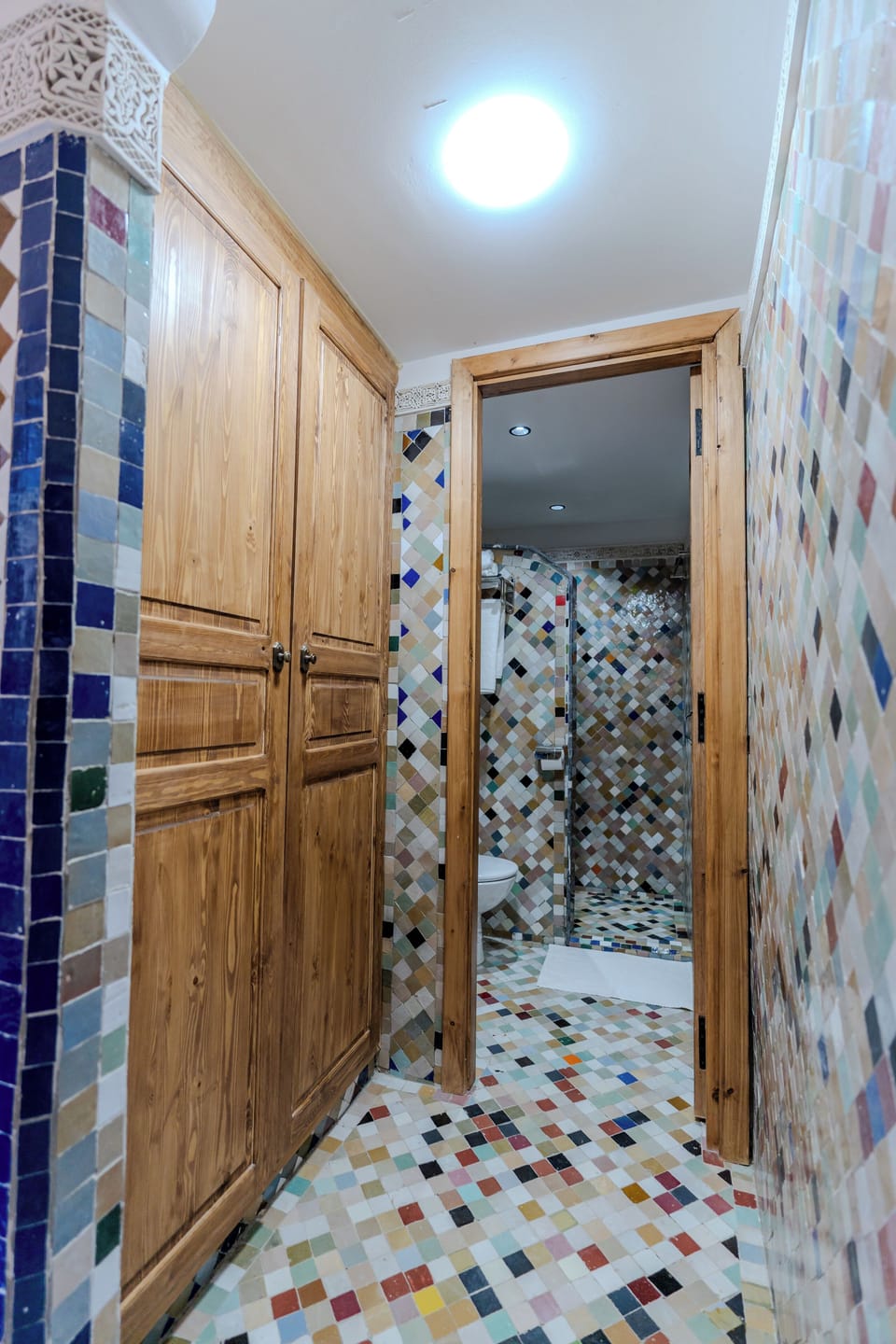 Deluxe Triple Room, Courtyard View | Bathroom | Shower, hair dryer, towels, soap