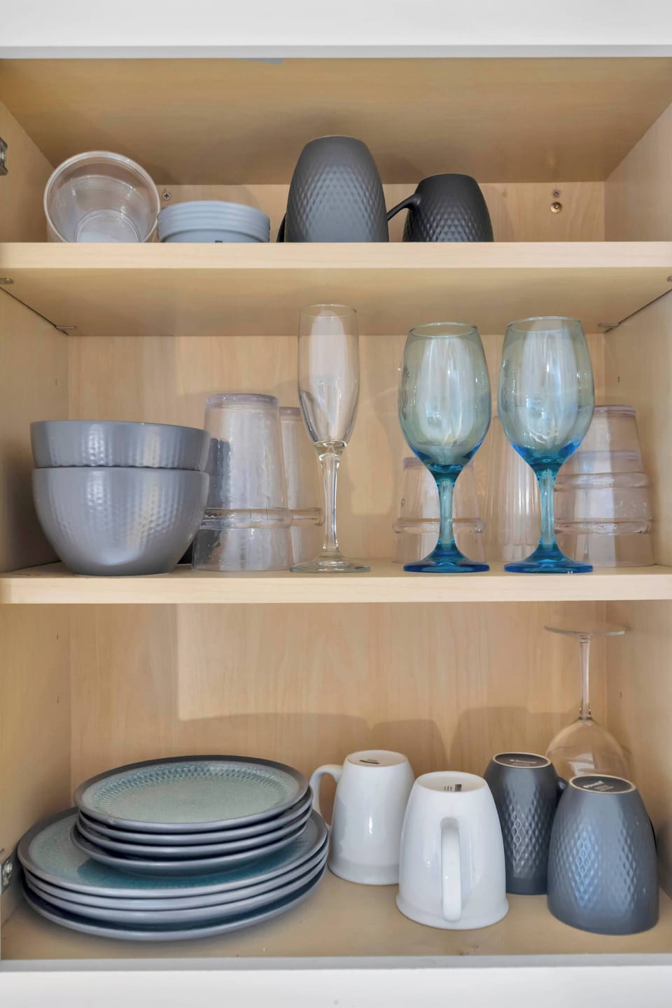 Sparkling dishes for every bite. Relax, we've got the essentials covered.