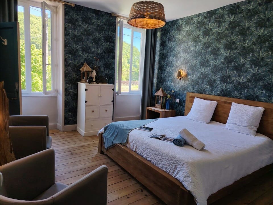 Chambre Glycine | Premium bedding, free WiFi, bed sheets
