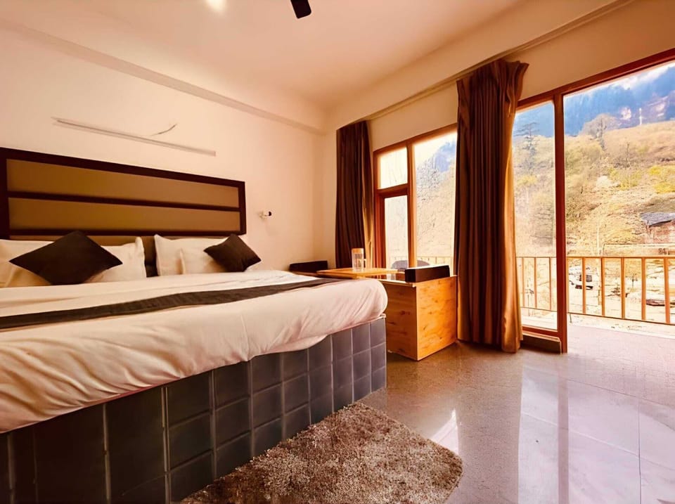 Comfort Triple Room, Patio | Desk, laptop workspace, free WiFi