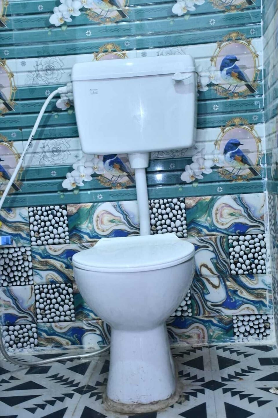 Deluxe Room | Bathroom | Shower, free toiletries, towels, soap