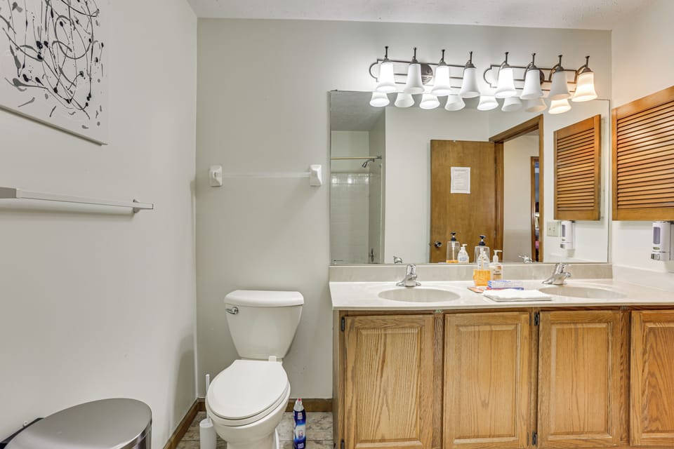 Families Welcome! Spacious Suburban Home in Dayton Cottage in Vandalia