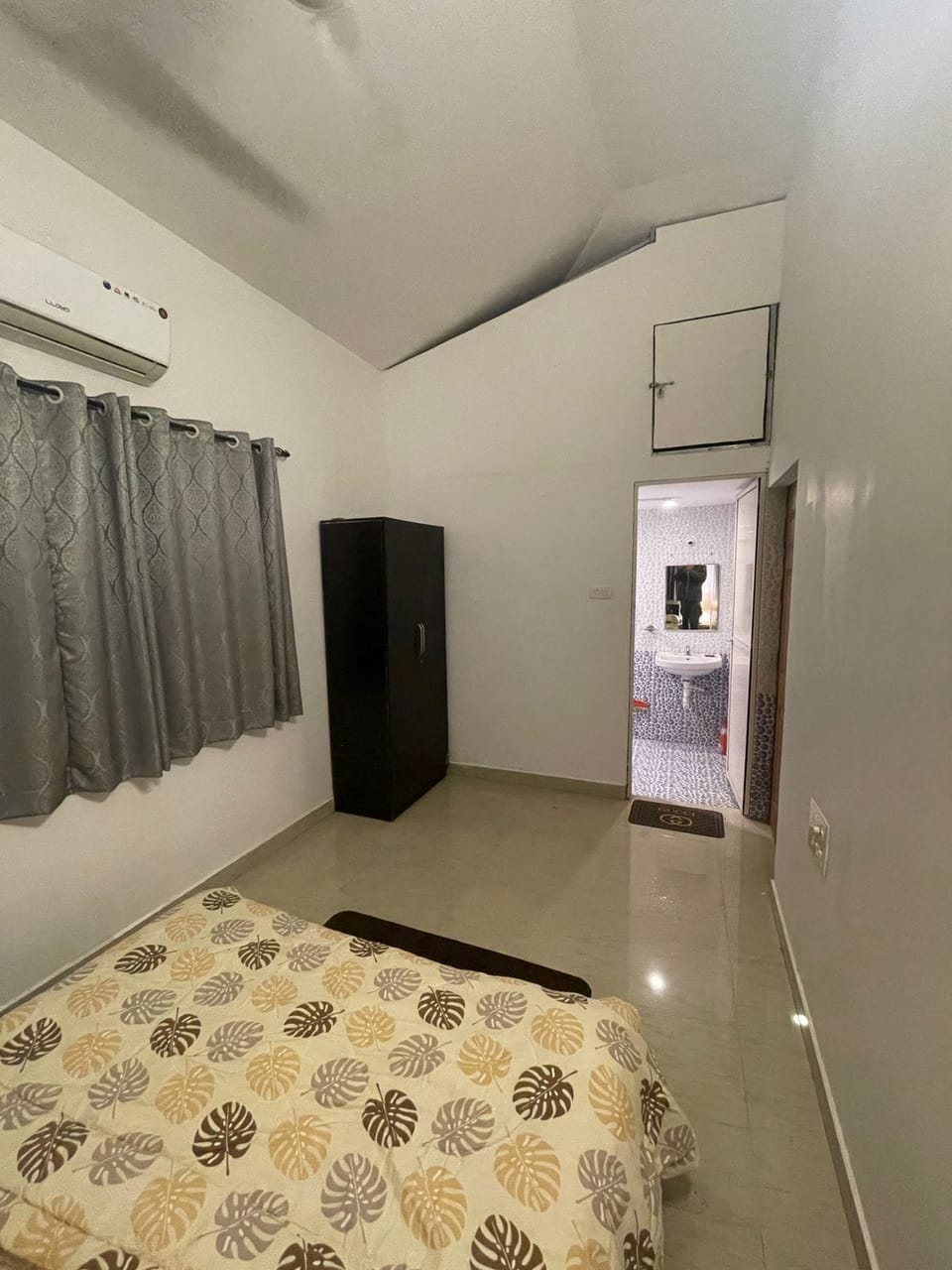 Deluxe Villa | Hypo-allergenic bedding, blackout drapes, soundproofing, free WiFi
