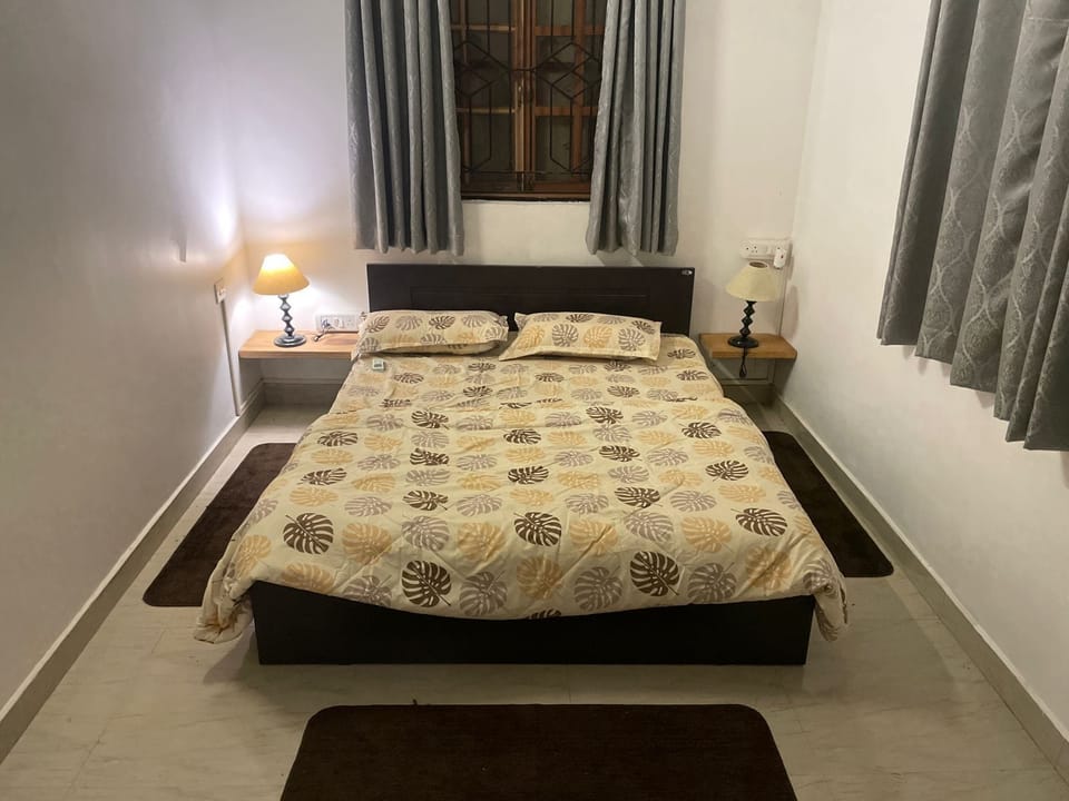 Deluxe Villa | Hypo-allergenic bedding, blackout drapes, soundproofing, free WiFi