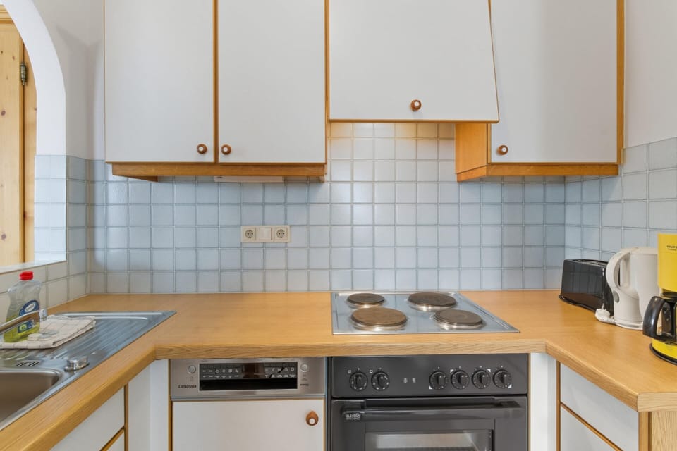 Apartment | Private kitchen | Stovetop
