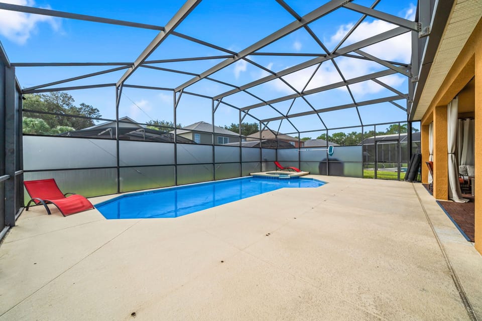 Spacious Poolside Retreat