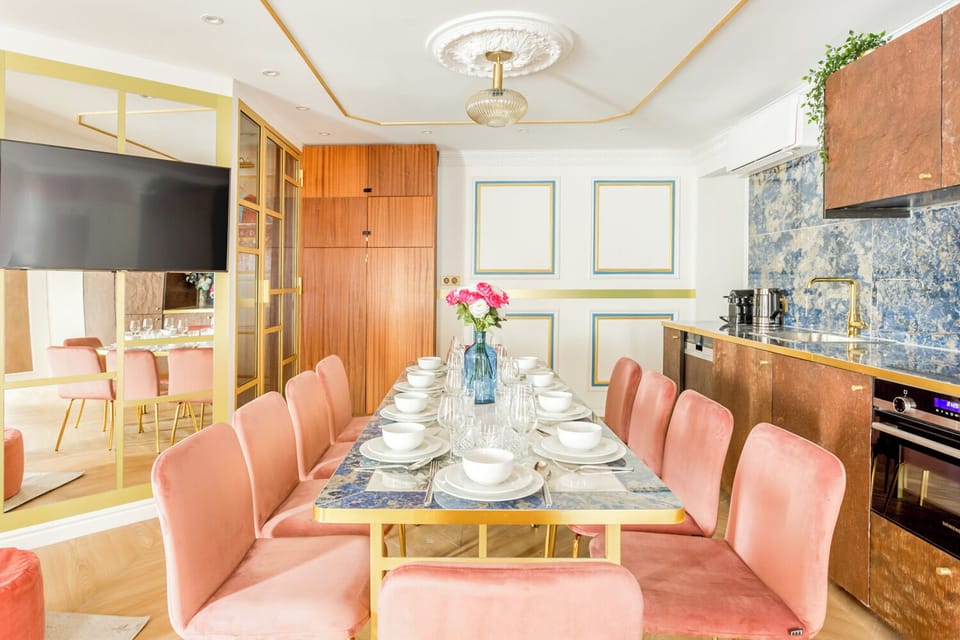 Apartment, City View | Private kitchen | Fridge, microwave, oven, stovetop