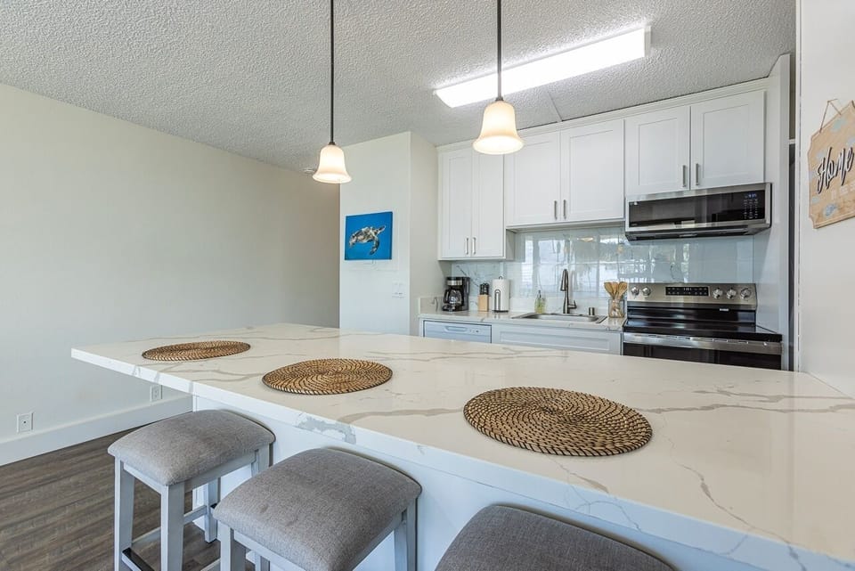 Condo, 1 Bedroom | Private kitchen | Coffee/tea maker, fridge, oven, toaster