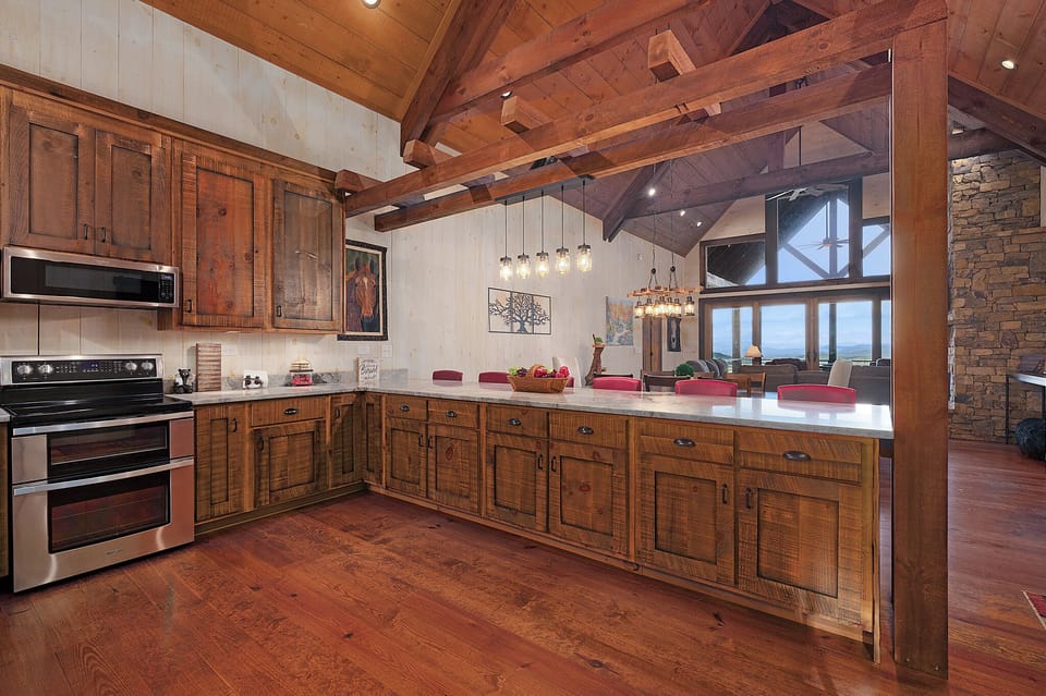 Jupiter On The Mountain - Entry Level Kitchen