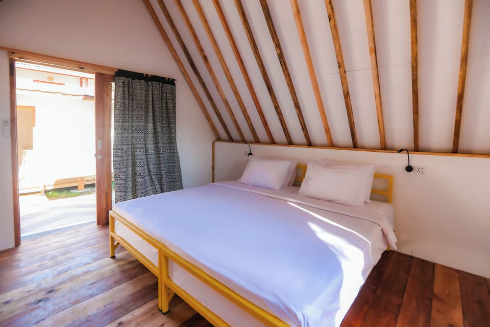 Standard Double Room | WiFi (free), bed sheets