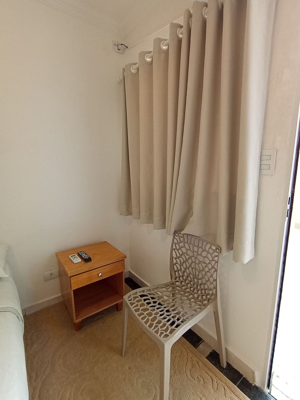 Basic Double Room | Living area | TV