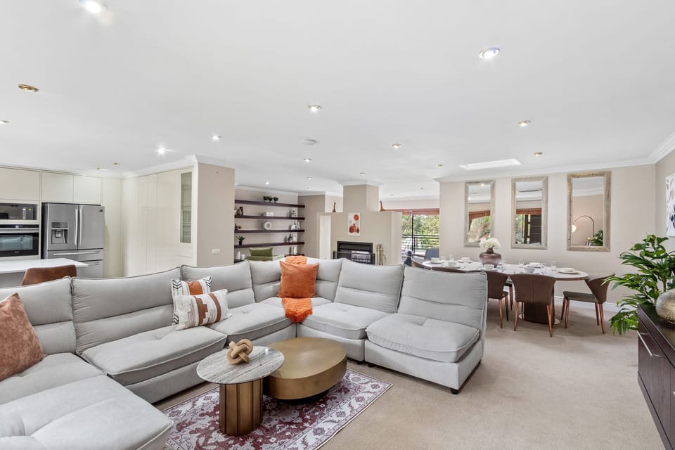House (6 Bedrooms) | Interior