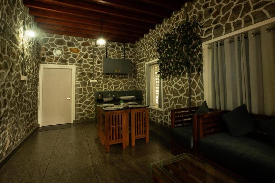 House, 4 Bedrooms, Accessible, Smoking | Living room