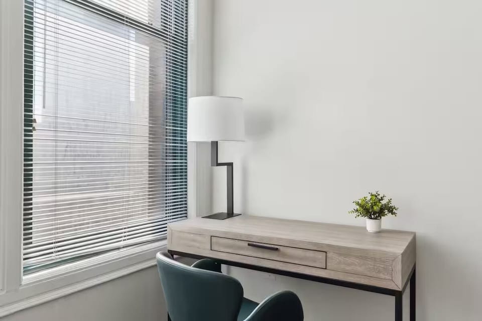 Work desk
