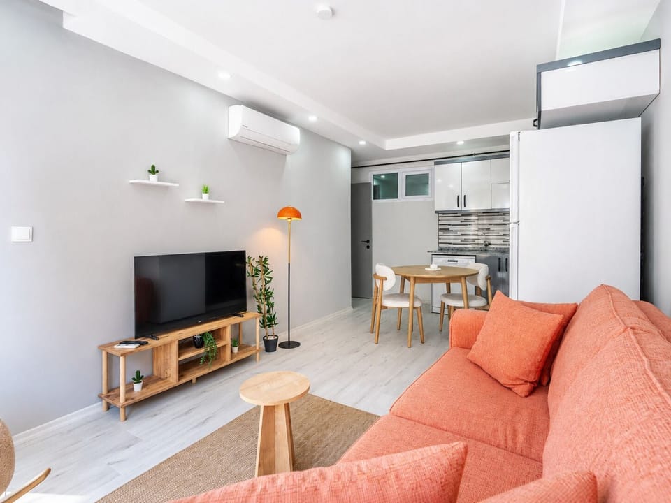 Family Condo, 2 Bedrooms, Non Smoking, Balcony | Living area | 32-inch Smart TV with satellite channels