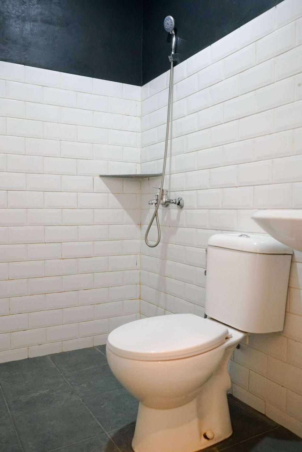 Comfort Room, Courtyard View | Bathroom | Shower, towels