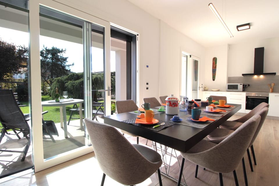 House, Patio, Mountain View | Dining room