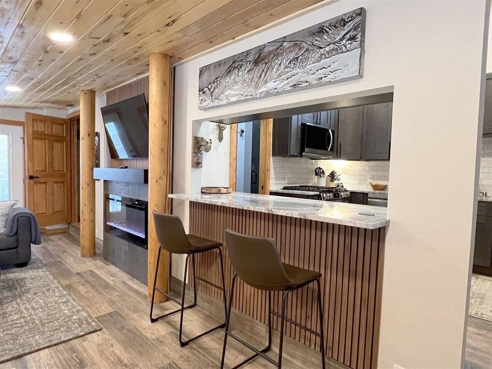 Kitchen eating space