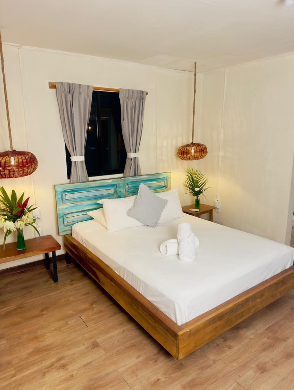 Free WiFi, bed sheets