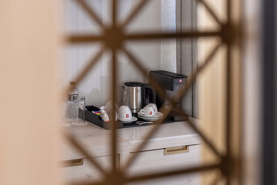 In-room safe, desk, laptop workspace, soundproofing