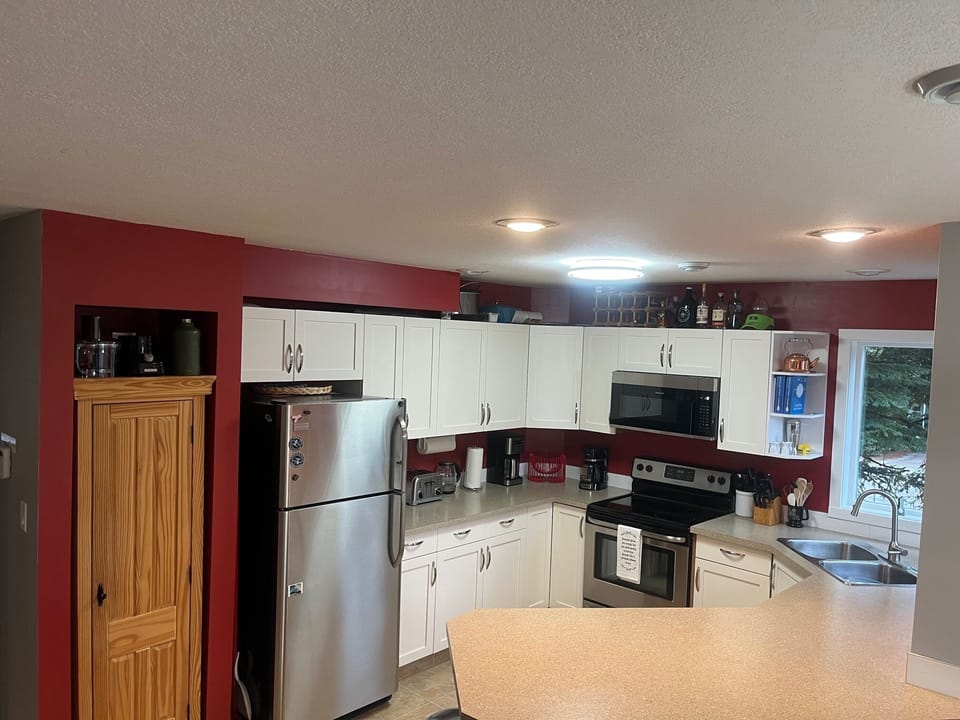 Full Kitchen 