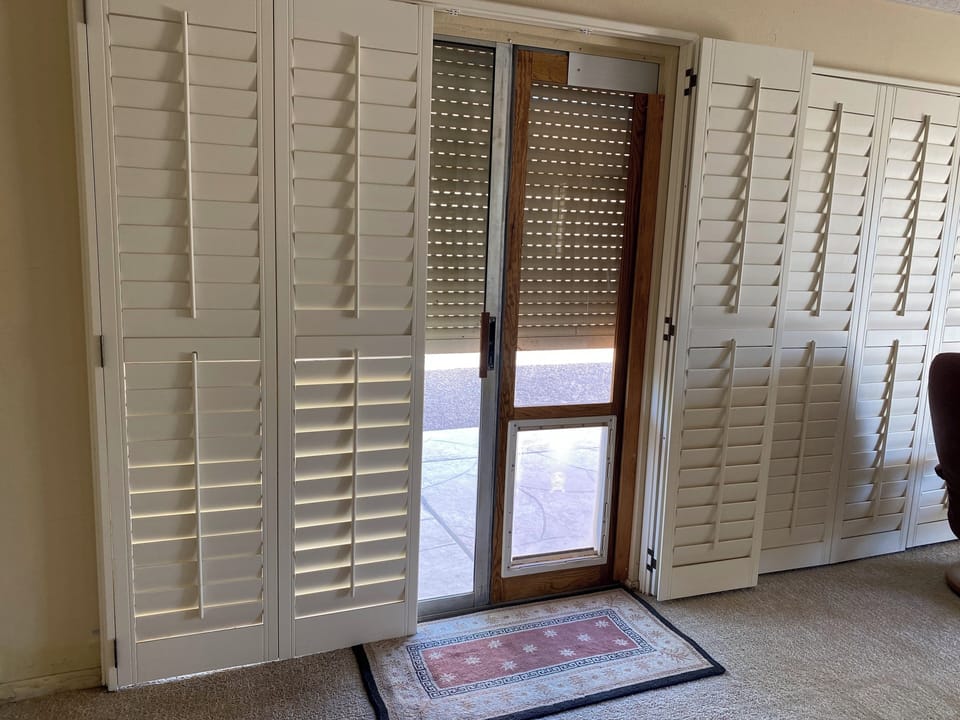 AZ room with doggie door to back fenced yard