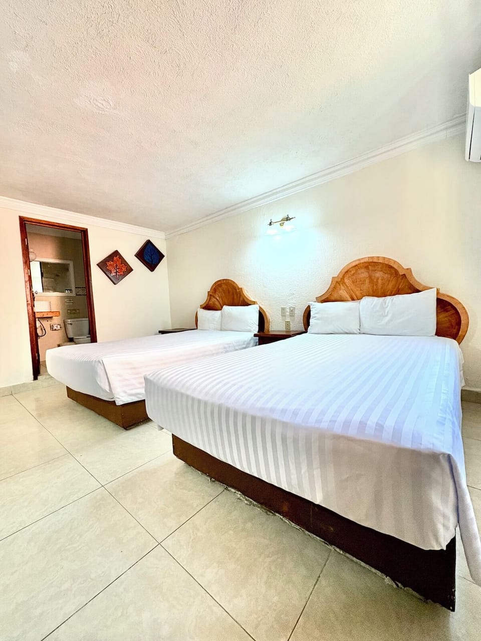 Arrive and relax with fresh bedding and easy bathroom access.