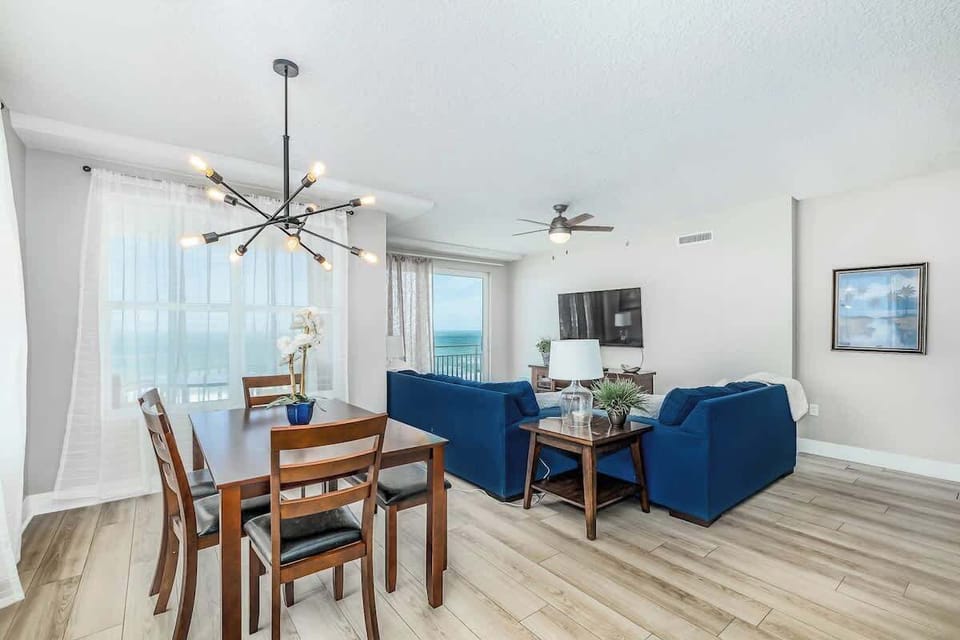 Dining table seats 7. Large window that overlooks ocean