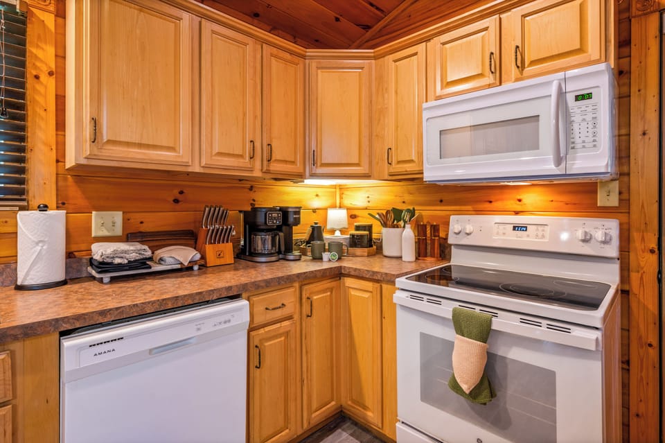 Additional small appliances not pictured — blender, bread toaster, and mixer