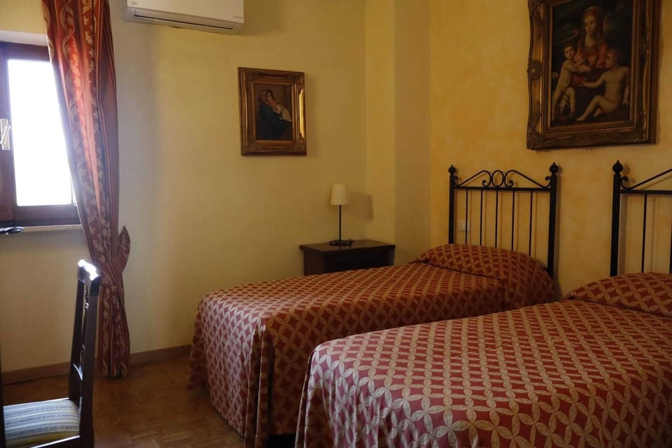 In-room safe, free WiFi