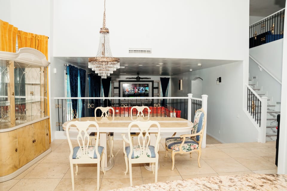 Deluxe Suite | Living area