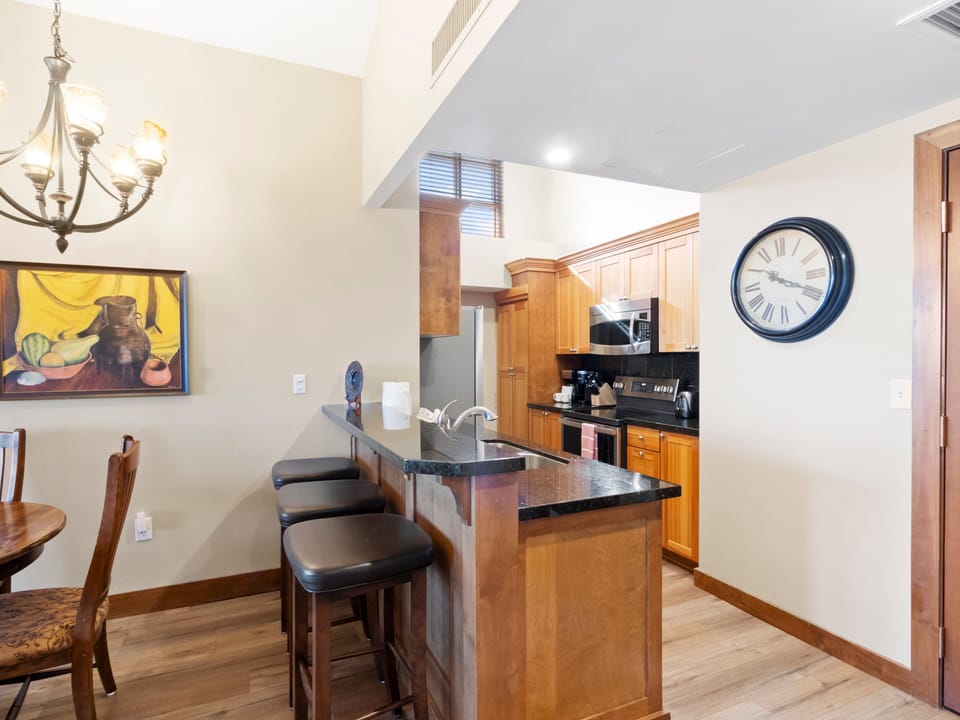 Kitchen / Dining