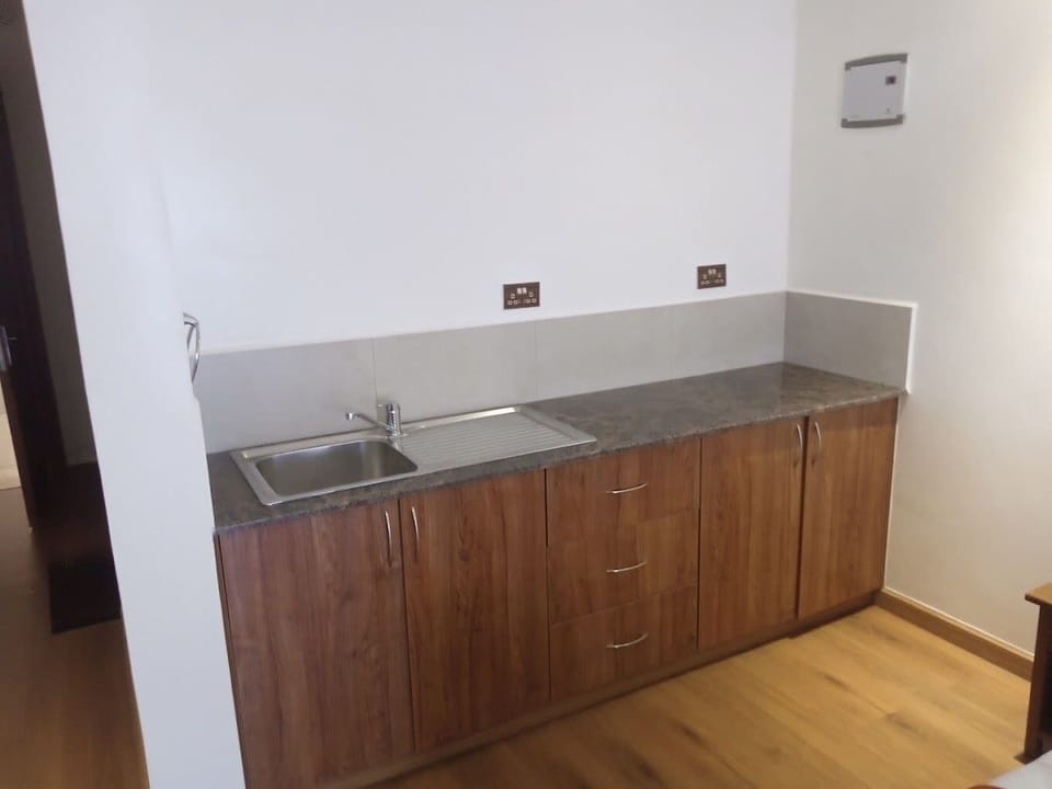 Executive Single Room | Free WiFi, bed sheets
