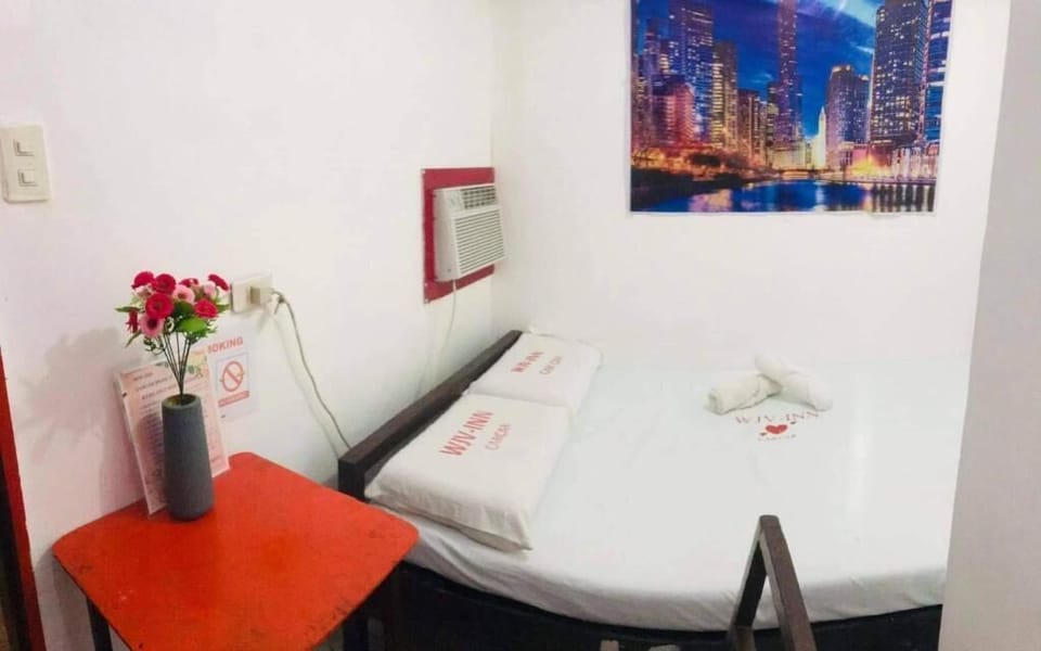Standard Double Room | Desk