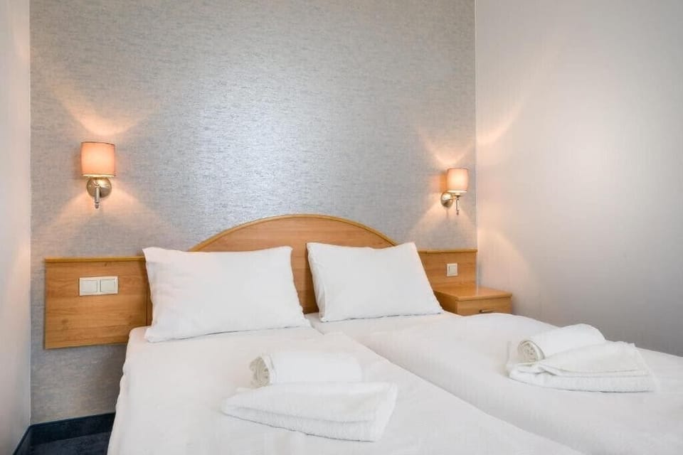 Double Room, Balcony | In-room safe, desk, soundproofing, iron/ironing board