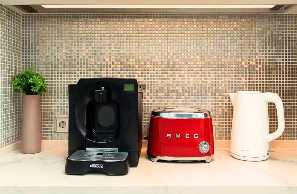 Premium Suite, Beach View | Private kitchen