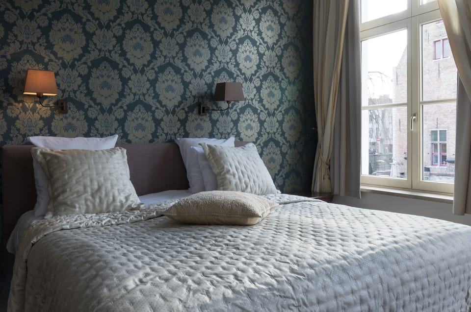 Junior Suite, Non Smoking, Canal View | In-room safe, desk, iron/ironing board, free WiFi