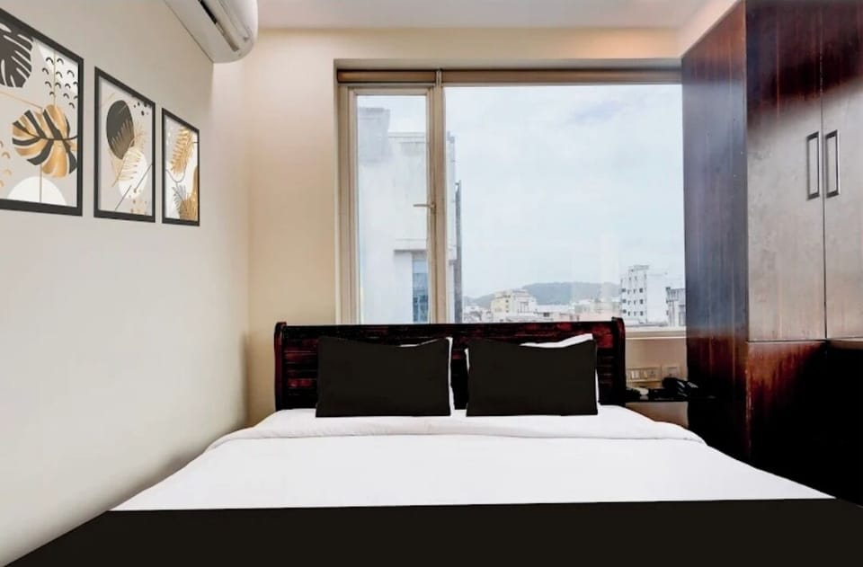 In-room safe, free WiFi