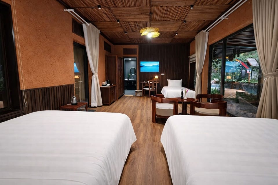 Premier Room, Bathtub, Pool View | Premium bedding, Select Comfort beds, minibar, desk