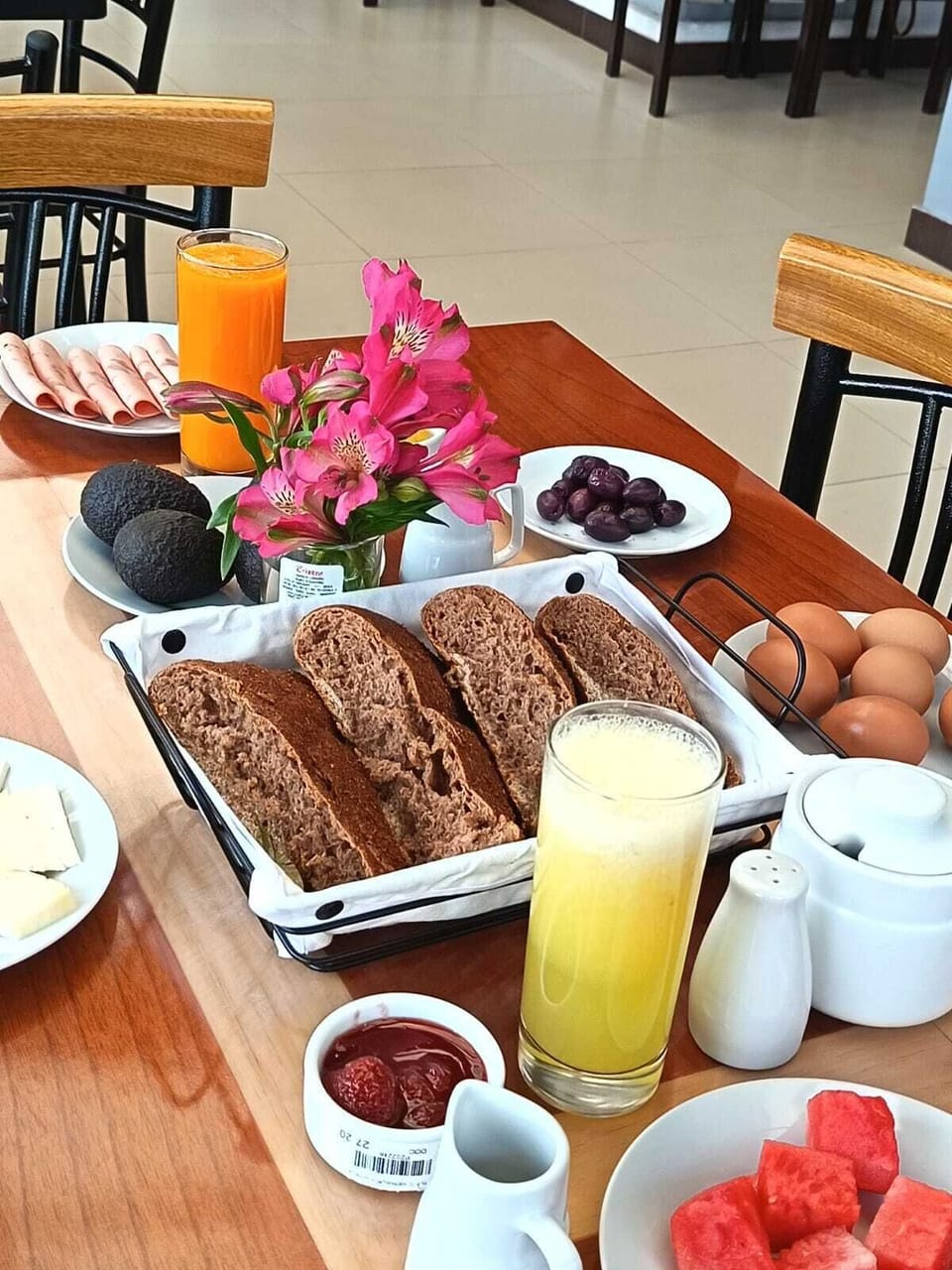 Free daily continental breakfast