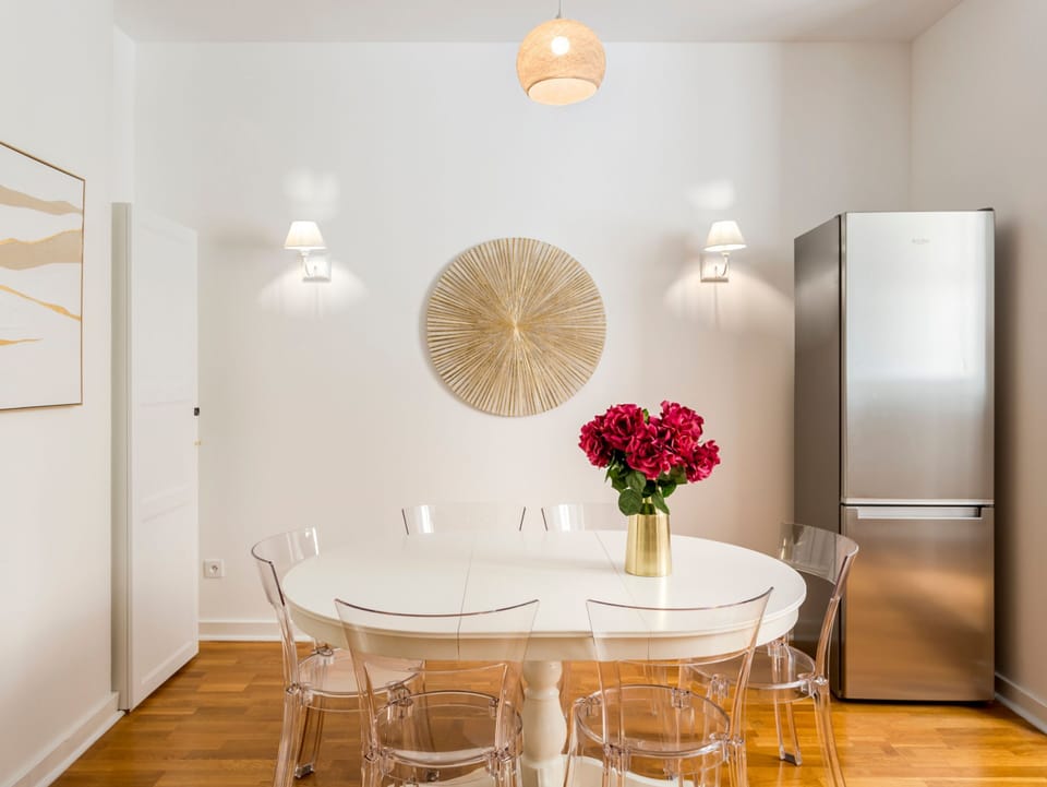 Apartment, City View | Private kitchen | Fridge, microwave, stovetop, electric kettle