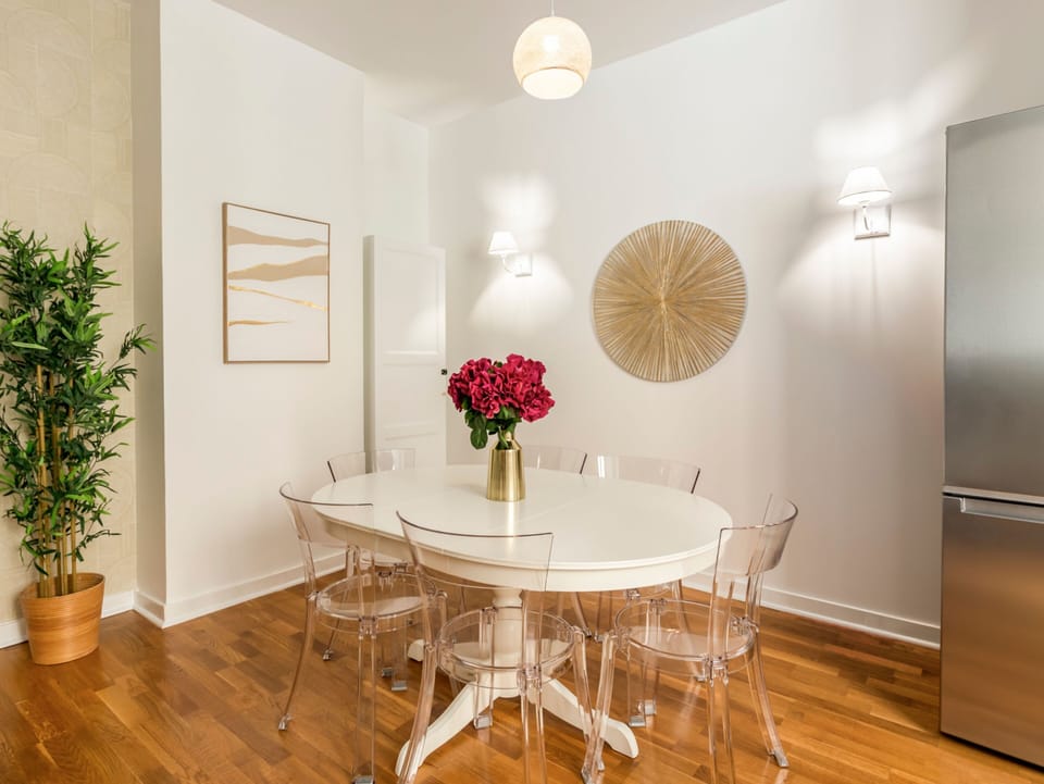 Apartment, City View | Private kitchen | Fridge, microwave, stovetop, electric kettle