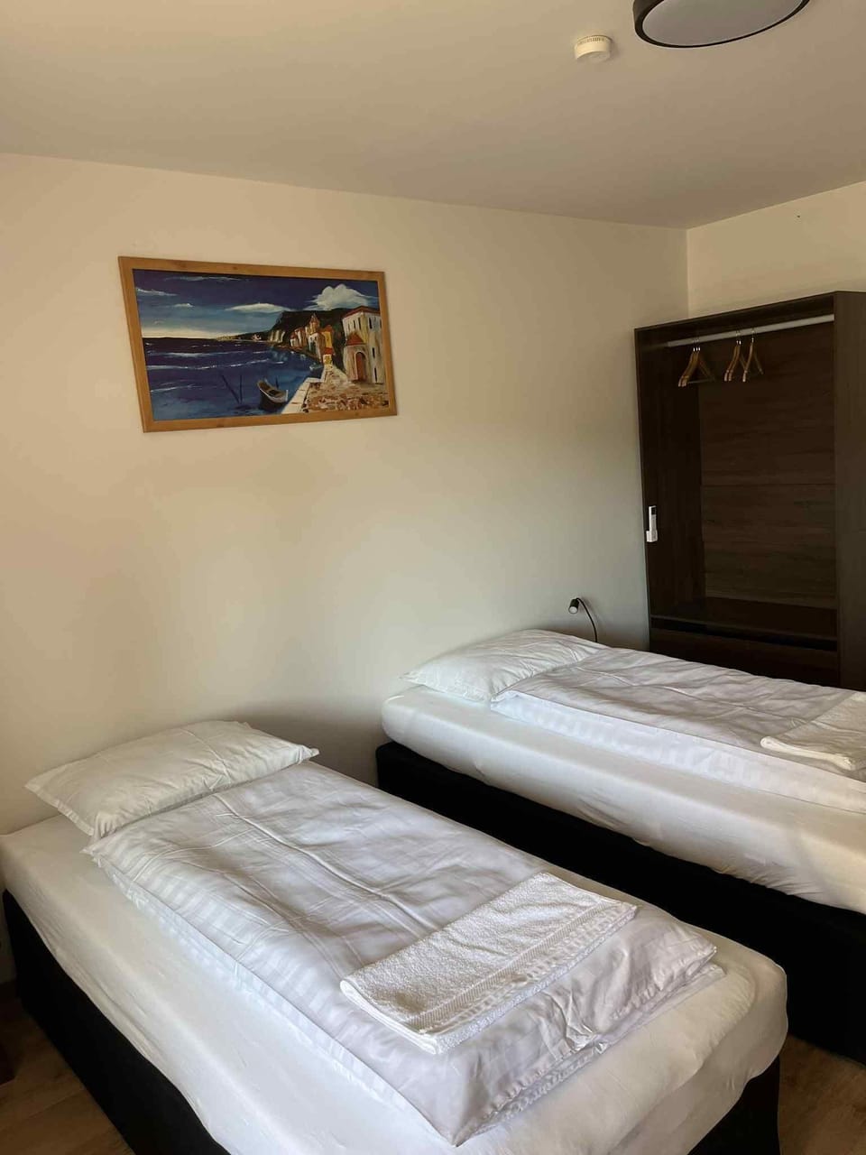 Double Room | Desk, free WiFi
