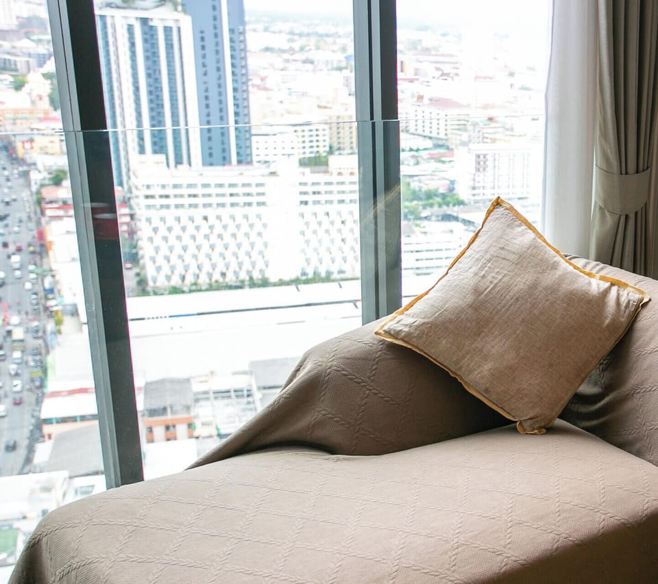 Apartment, 1 Bedroom, Balcony, City View | Living room