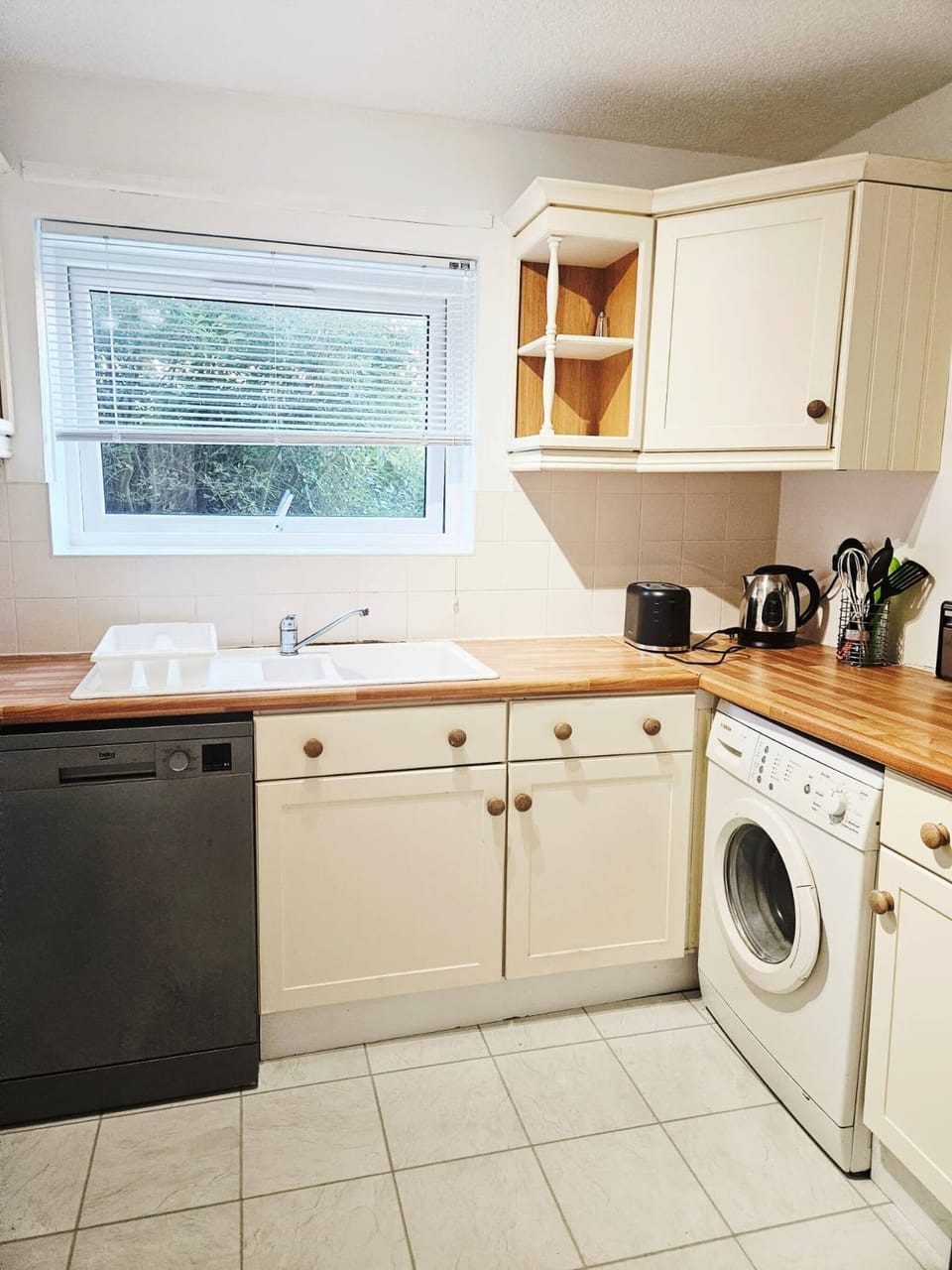 Apartment, 2 Bedrooms | Laundry
