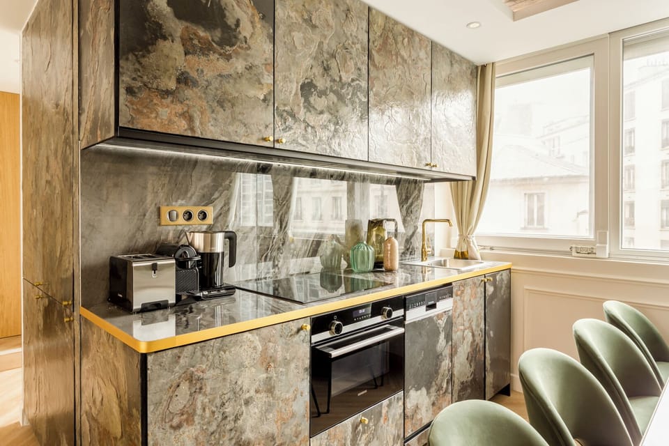 Apartment, City View | Private kitchen | Fridge, microwave, oven, stovetop