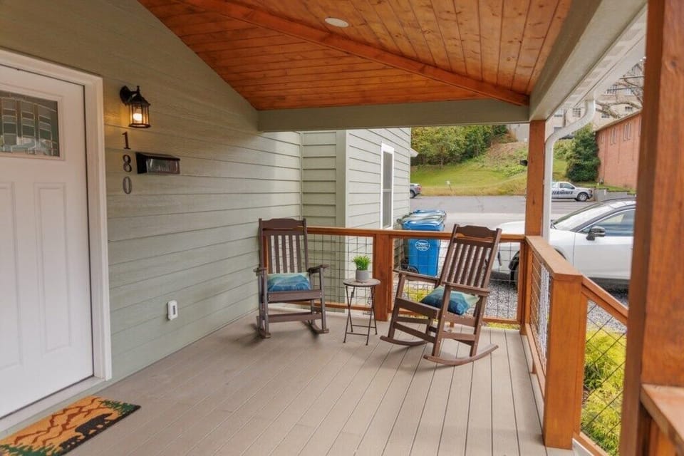 Porch at Entrance to Mabel's Place